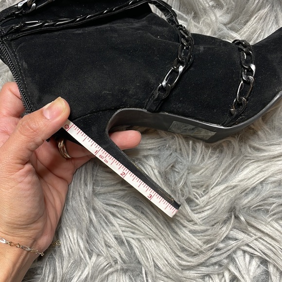 Scene weaver black chain pointy booties - Picture 10 of 11